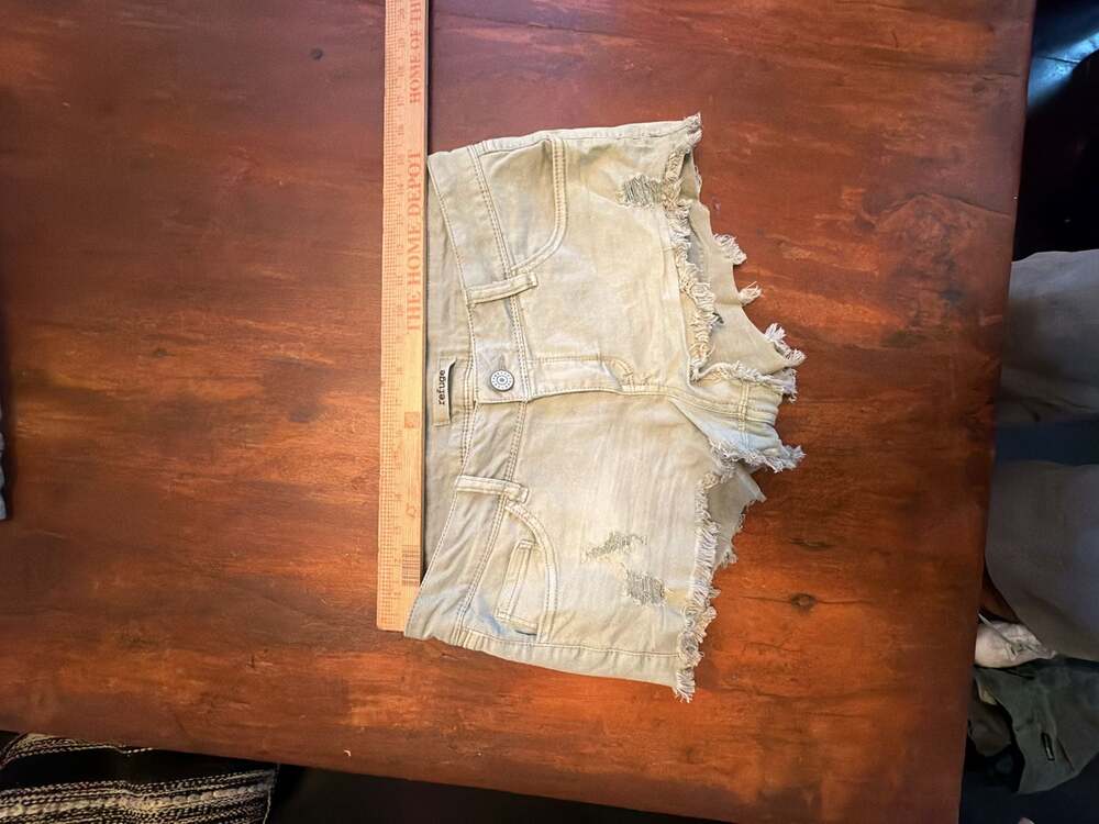 Refuge Distressed Raw Hem Denim Shorts Size 8